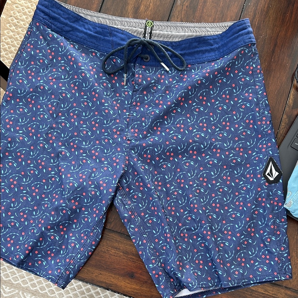 VISSLA Teal and Pink Patterned Board Shorts AND Volcom blue Board Shorts - Picture 4 of 9
